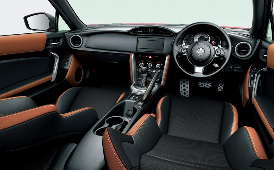 Торпедо Toyota 86 GT Limited 2016 года  (JP) (фото 10 из 15)